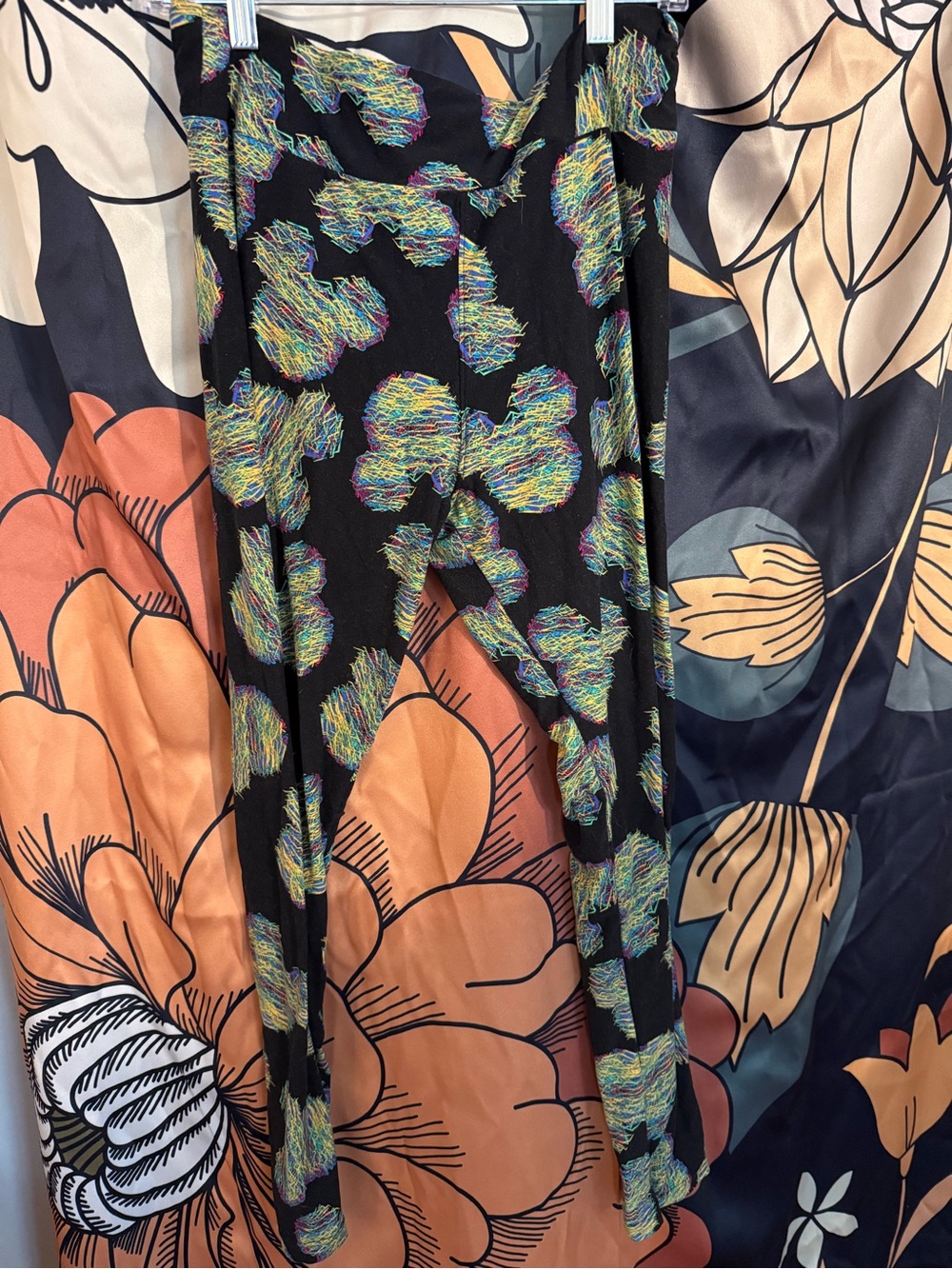 Lularoe disney leggings with mickey pattern